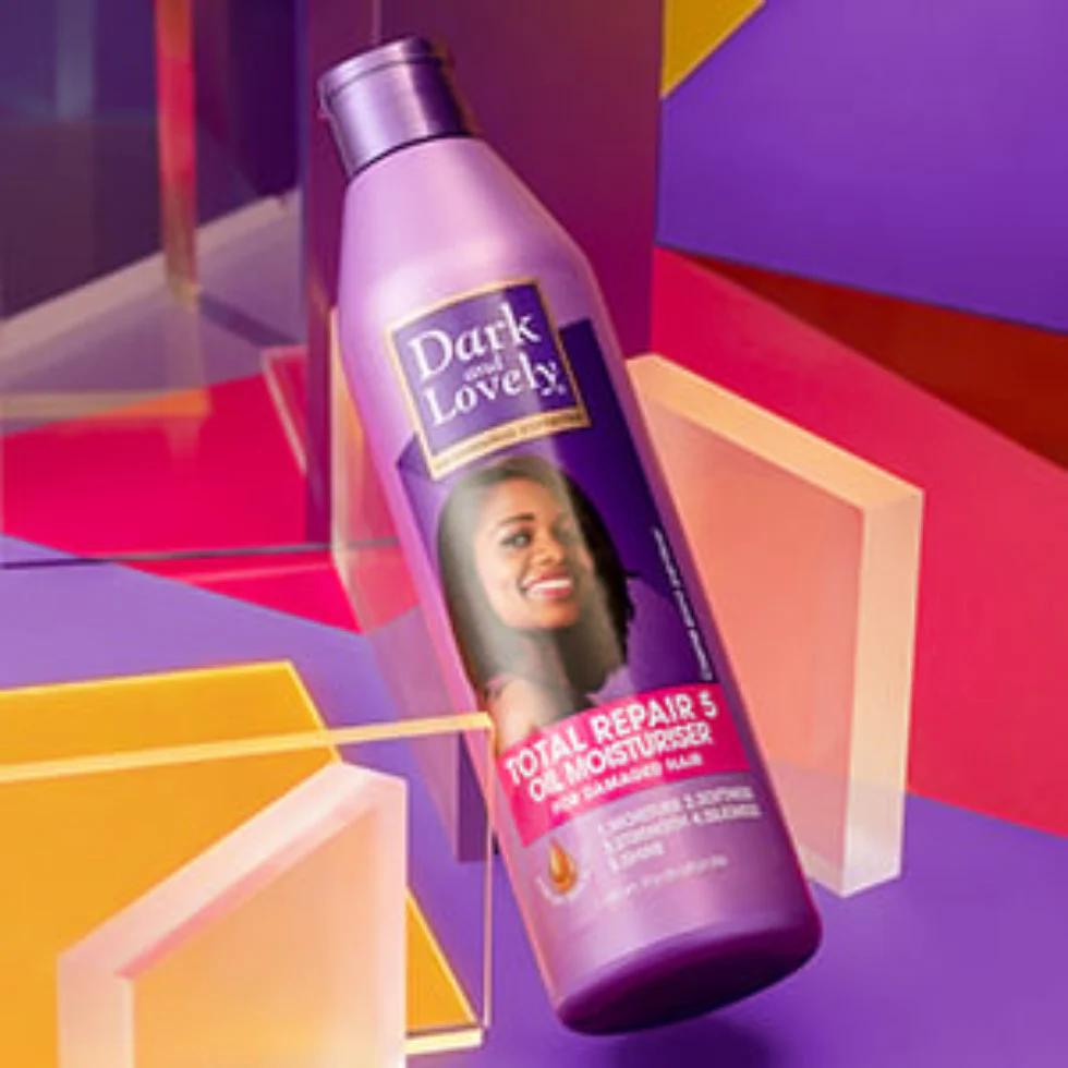 Dark & Lovely Total Repair 5 Oil Moisturiser 500ml | Shea Butter Hair Care - Image 4