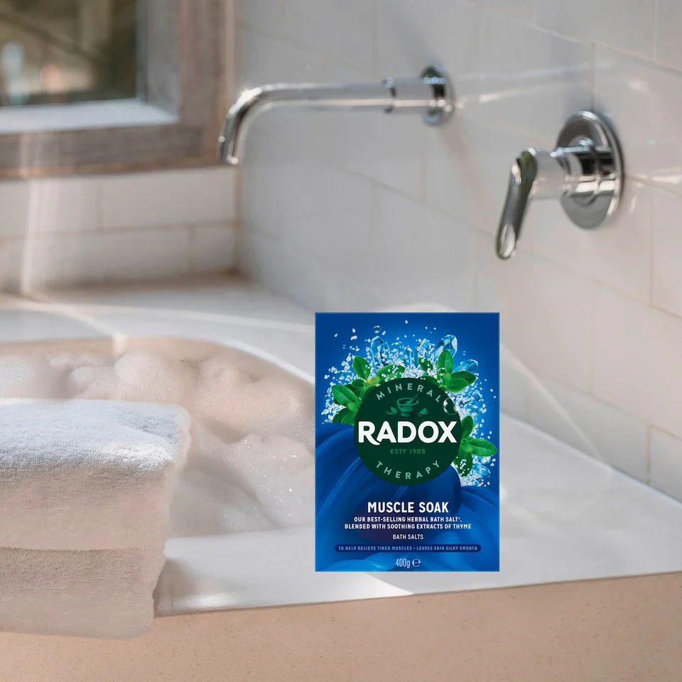 Radox Muscle Soak Bath Salts 400g | Mineral Therapy for Relaxation & Muscle Relief - Image 2