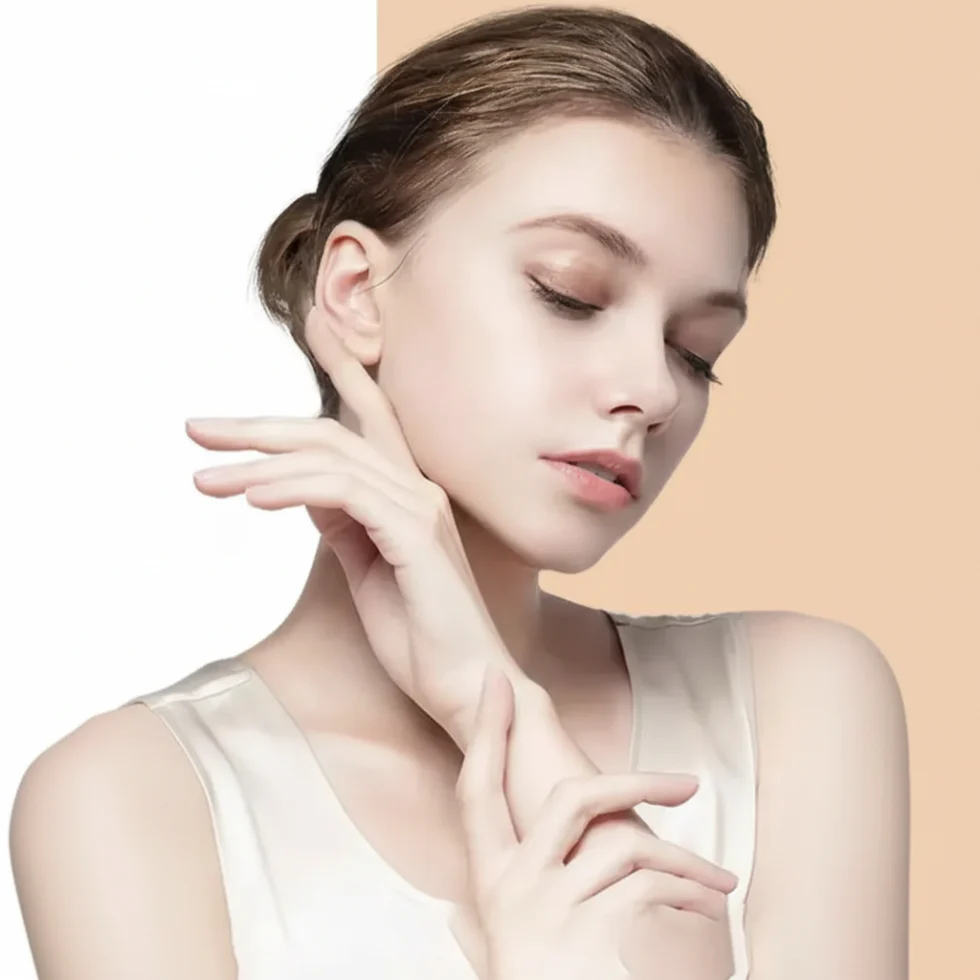 Veet Gold Turmeric Whitening Oil 500ml | Dark Spot Repair & Glow Boost Body Oil - Image 3